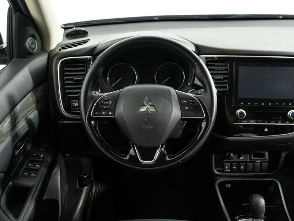 Купить Mitsubishi Outlander с пробегом. Фото: #21