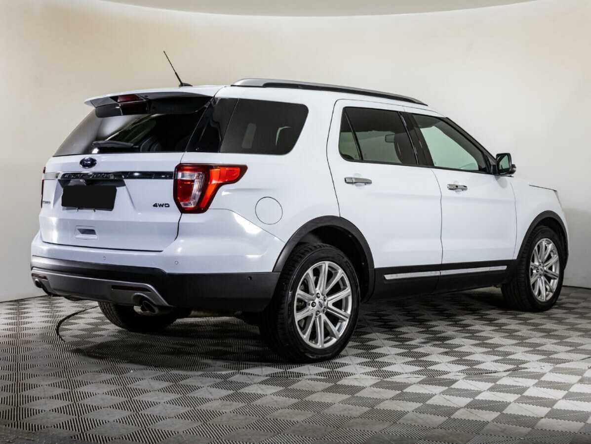 Купить Ford Explorer с пробегом. Фото: #4