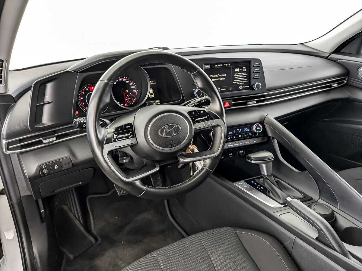 Купить Hyundai Elantra с пробегом. Фото: #15