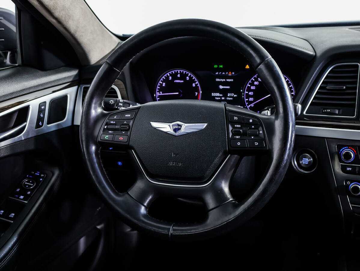Купить Hyundai Genesis с пробегом. Фото: #9