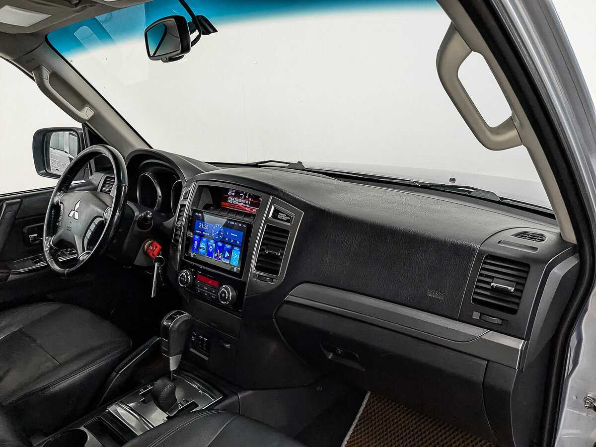 Купить Mitsubishi Pajero с пробегом. Фото: #12