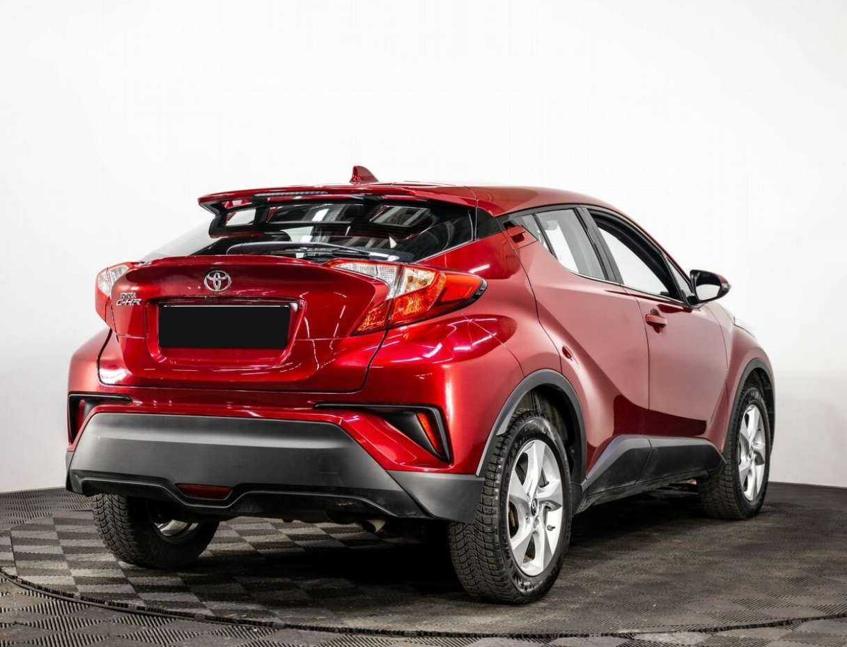 Купить Toyota C-HR с пробегом. Фото: #3