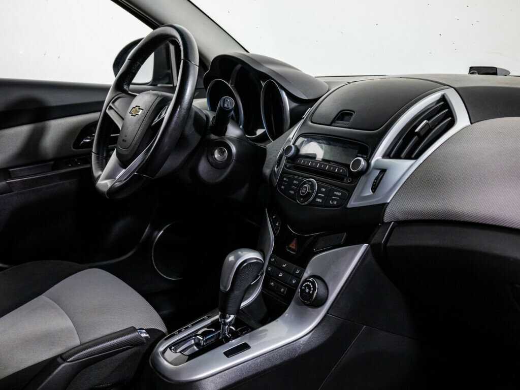 Купить Chevrolet Cruze с пробегом. Фото: #12