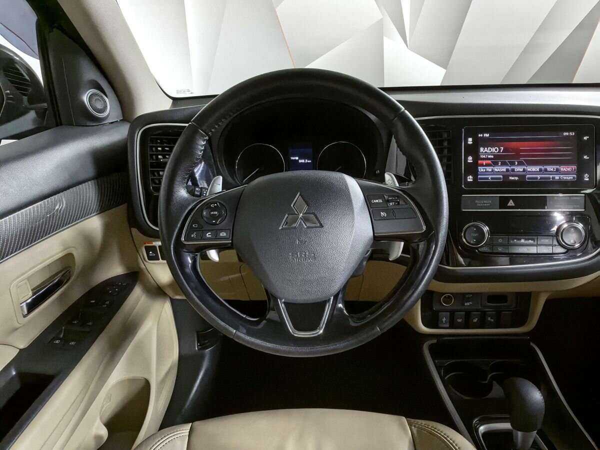 Купить Mitsubishi Outlander с пробегом. Фото: #14
