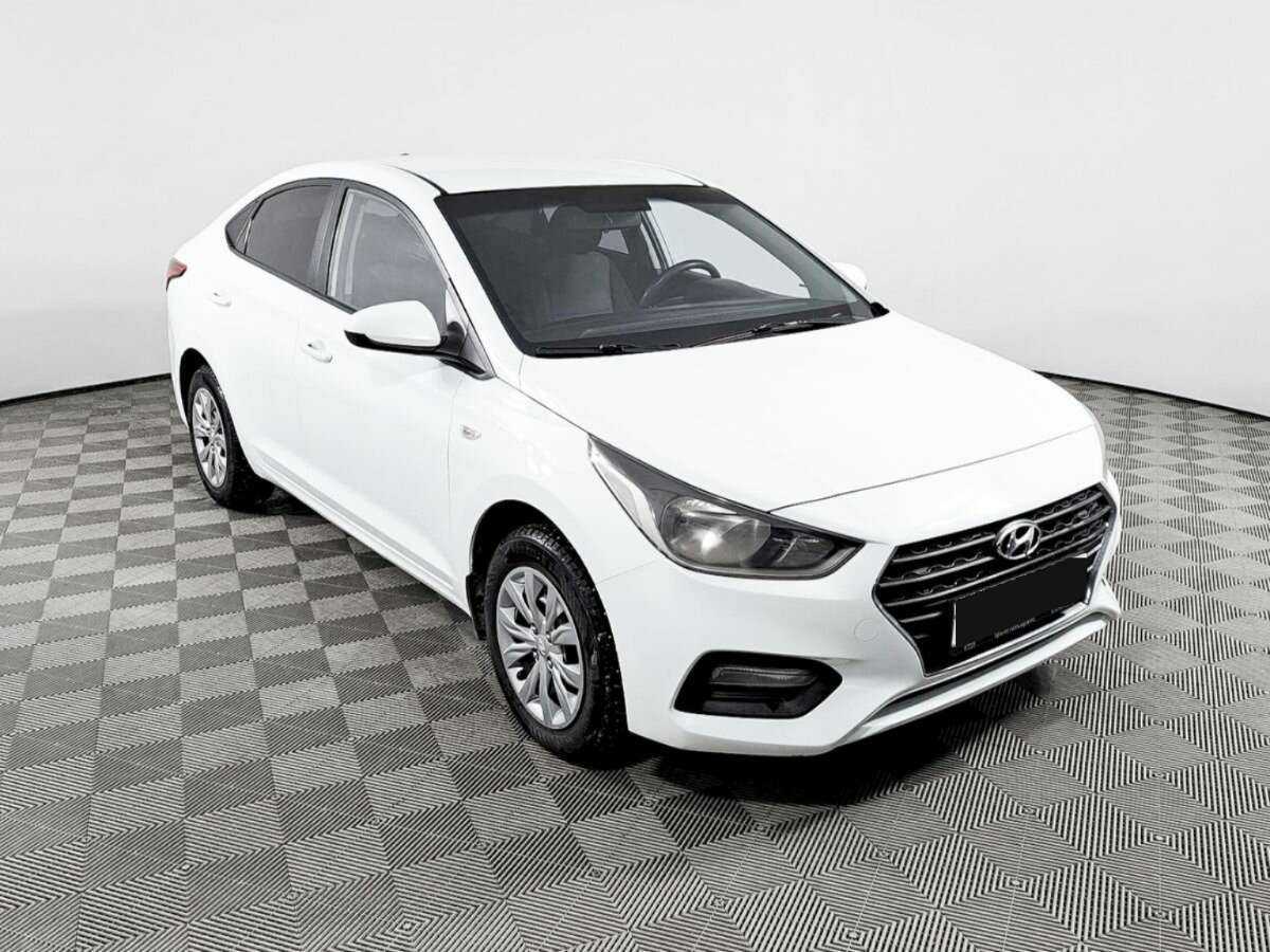Купить Hyundai Solaris с пробегом. Фото: #2