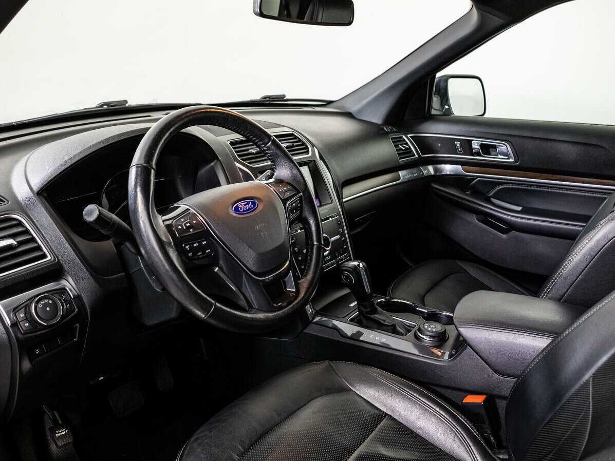 Купить Ford Explorer с пробегом. Фото: #8