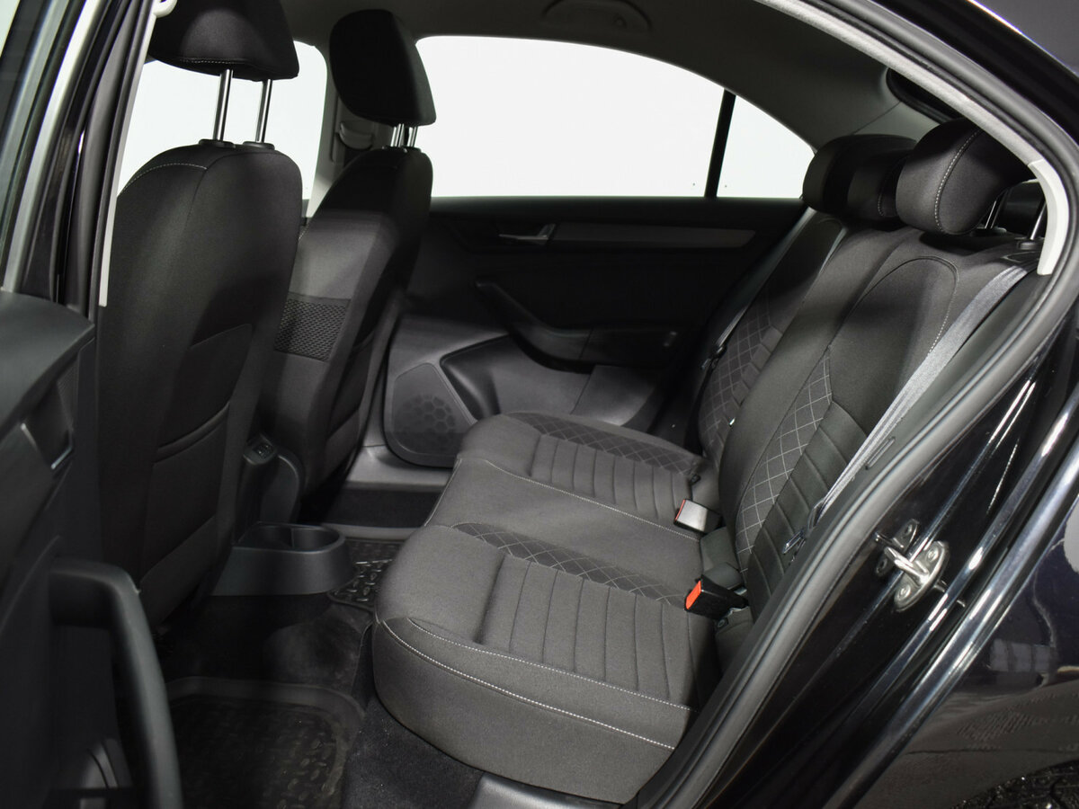 Купить Skoda Rapid с пробегом. Фото: #10