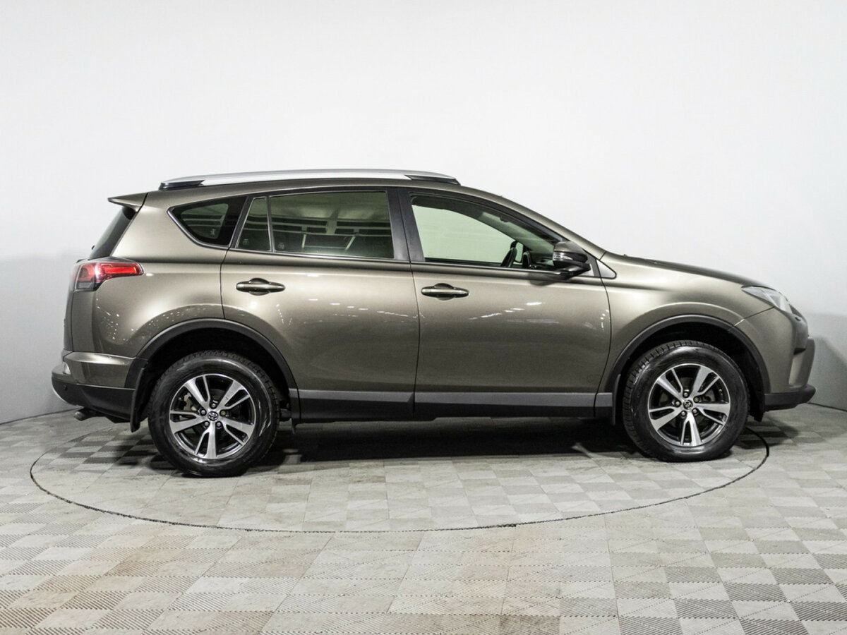 Купить Toyota RAV4 с пробегом. Фото: #3
