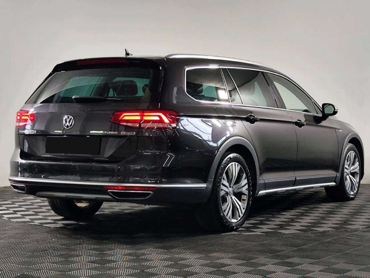 Купить Volkswagen Passat с пробегом. Фото: #2