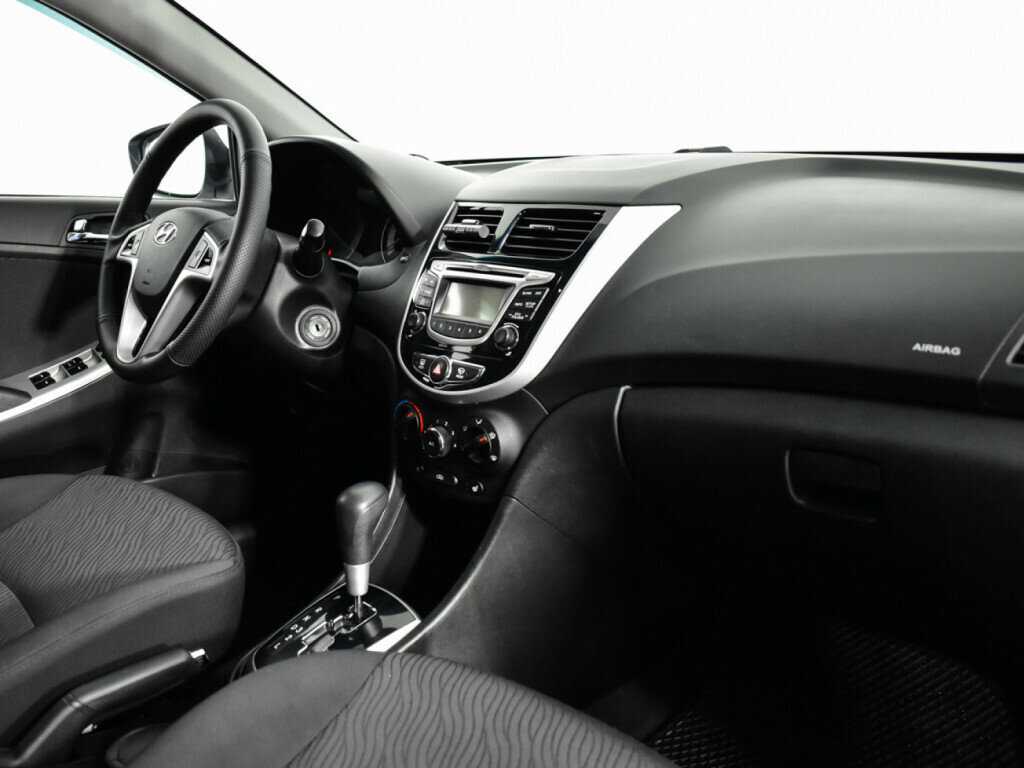 Купить Hyundai Solaris с пробегом. Фото: #8