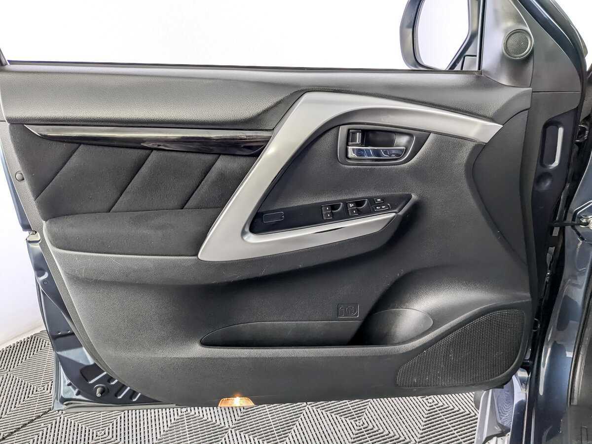 Купить Mitsubishi Pajero Sport с пробегом. Фото: #16