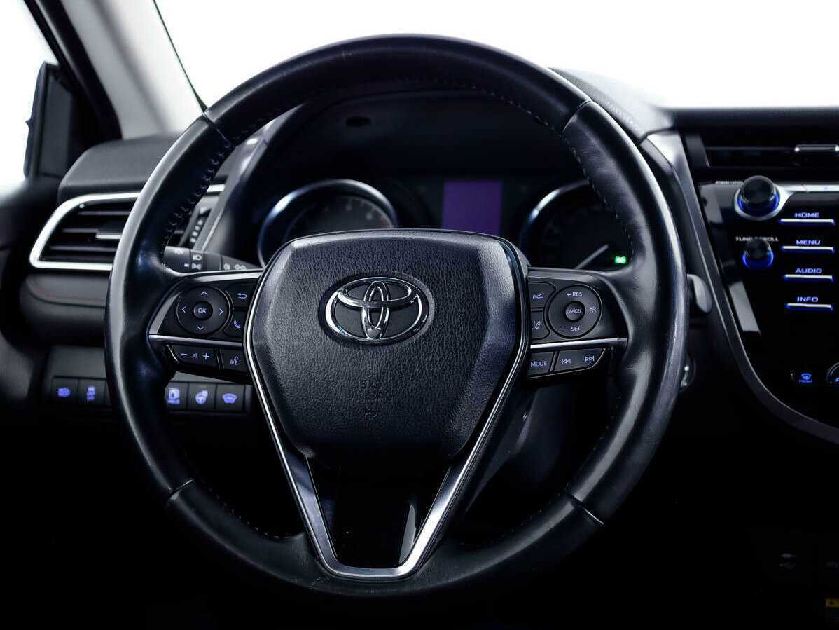 Купить Toyota Camry с пробегом. Фото: #8