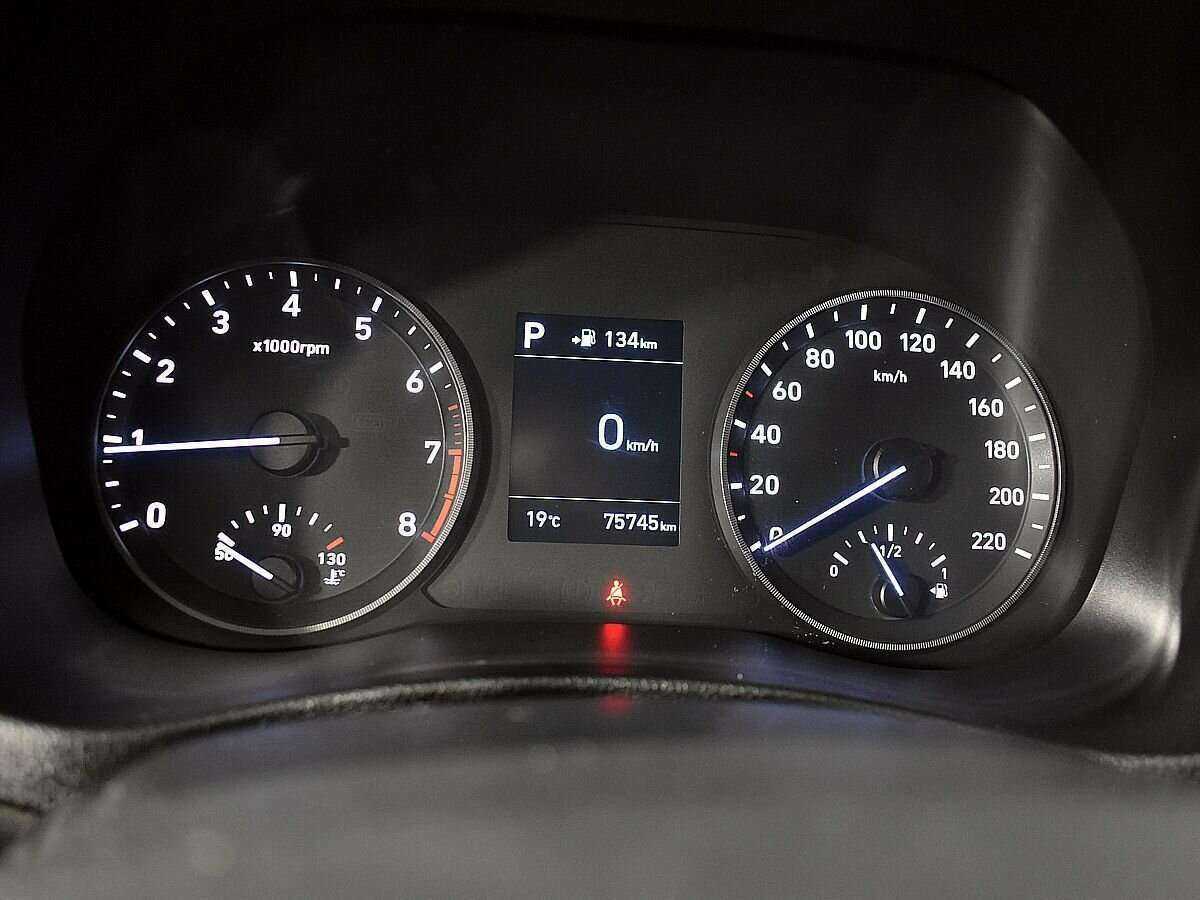 Купить Hyundai Solaris с пробегом. Фото: #9