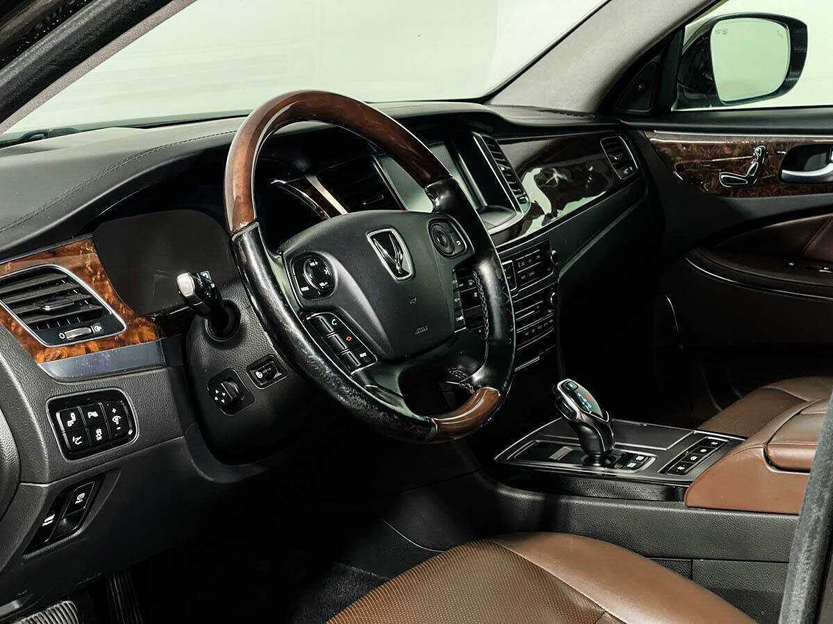 Купить Hyundai Equus с пробегом. Фото: #11