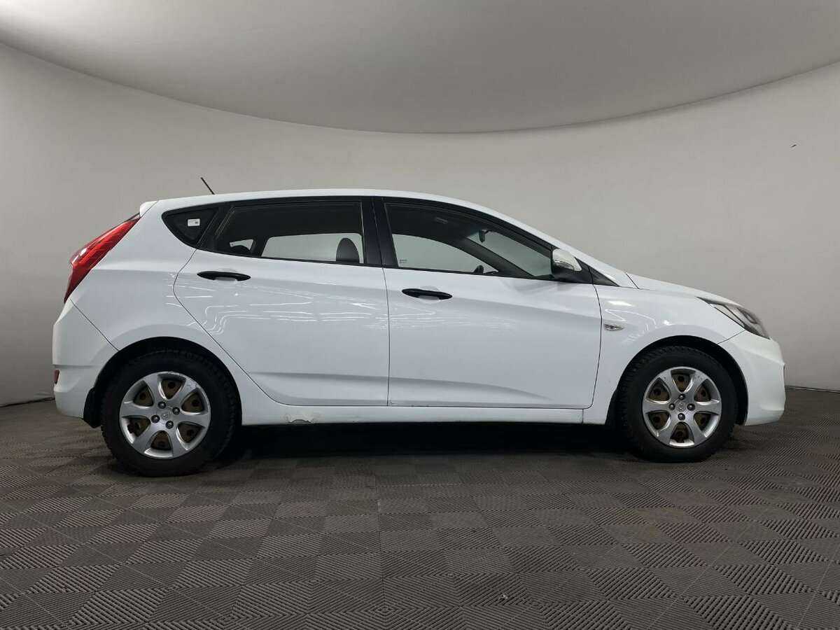 Купить Hyundai Solaris с пробегом. Фото: #3