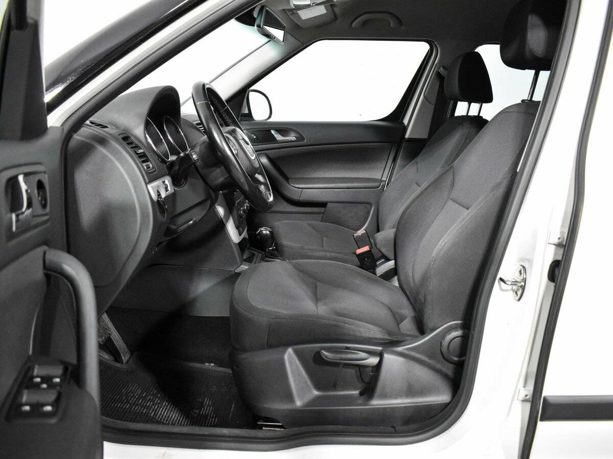 Купить Skoda Yeti с пробегом. Фото: #8