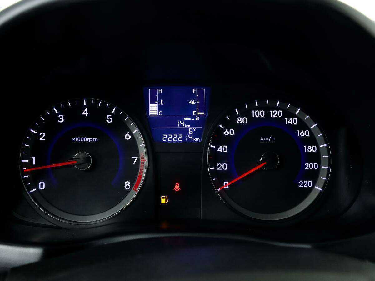 Купить Hyundai Solaris с пробегом. Фото: #13