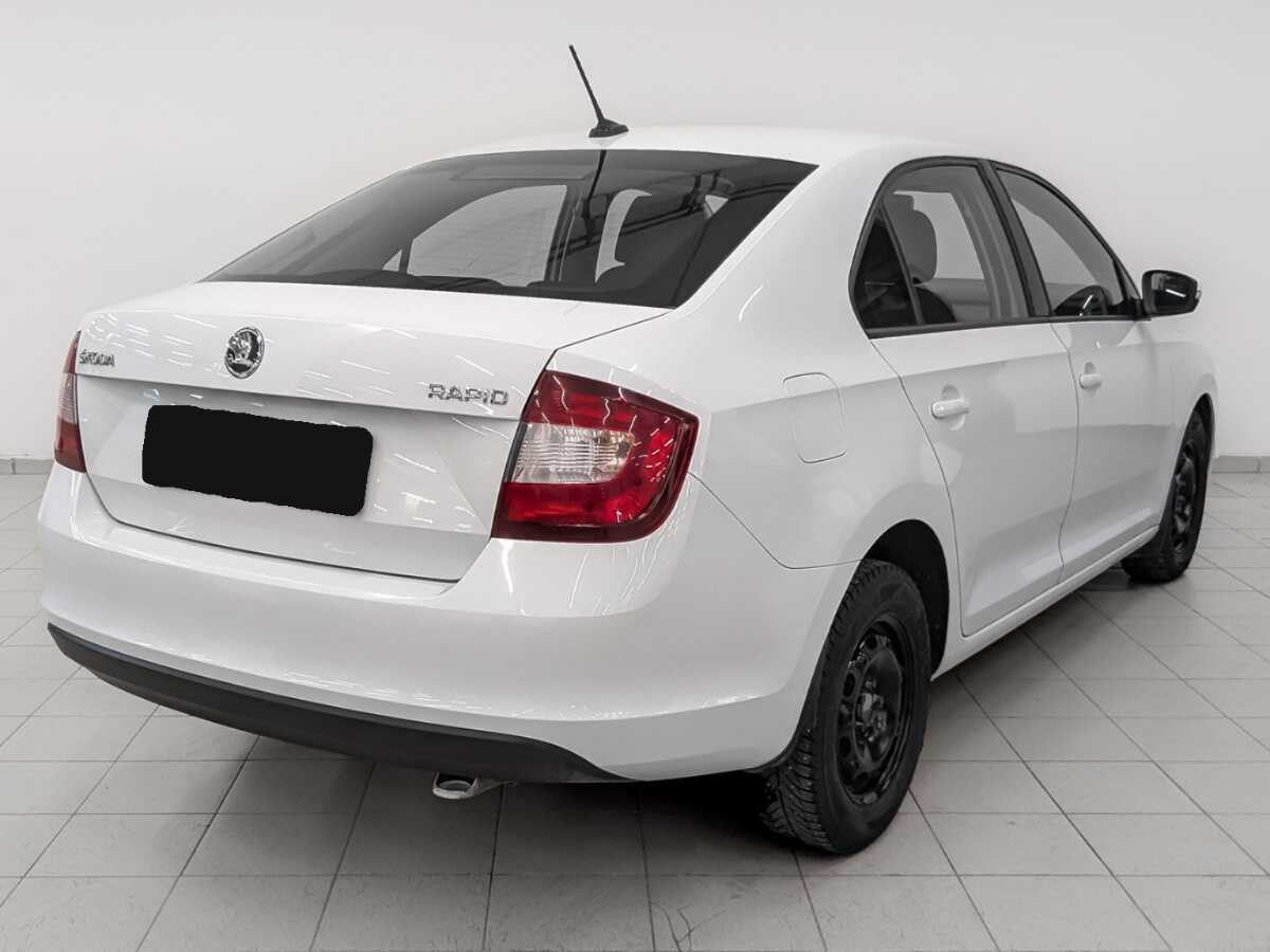 Купить Skoda Rapid с пробегом. Фото: #4