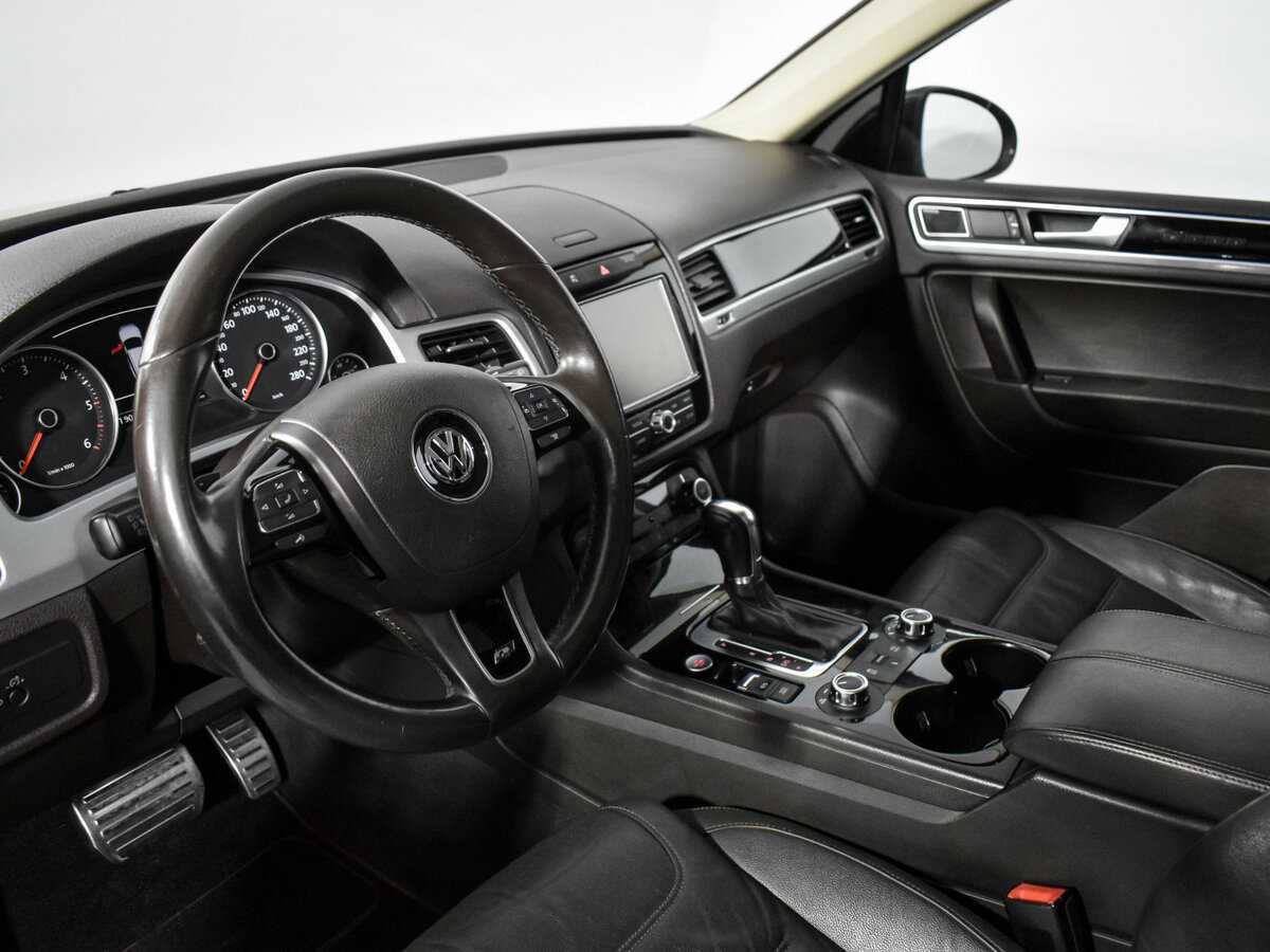 Купить Volkswagen Touareg с пробегом. Фото: #6
