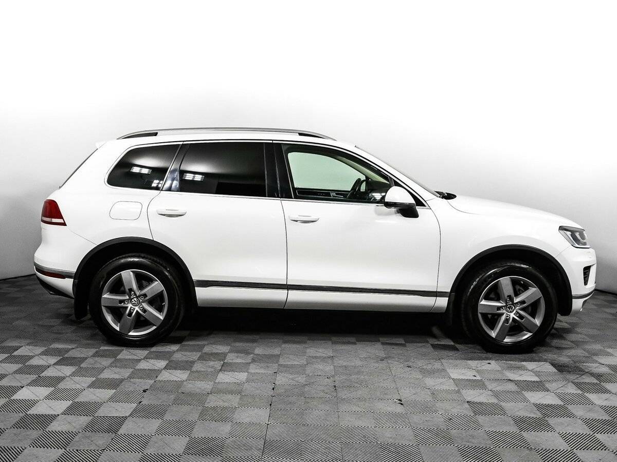 Купить Volkswagen Touareg с пробегом. Фото: #3
