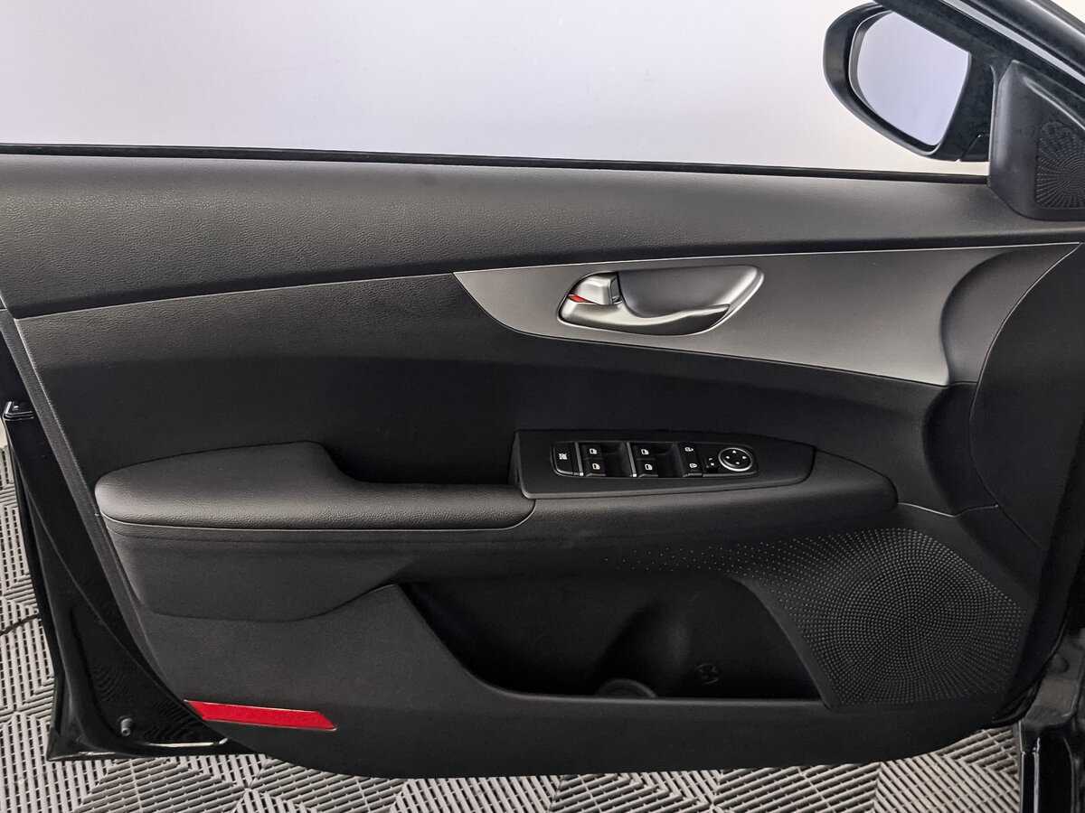 Купить Kia Cerato с пробегом. Фото: #18