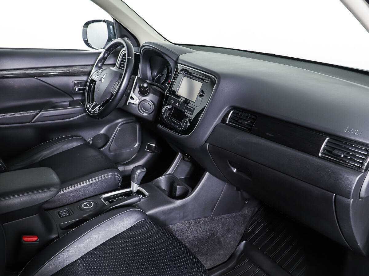 Купить Mitsubishi Outlander с пробегом. Фото: #8