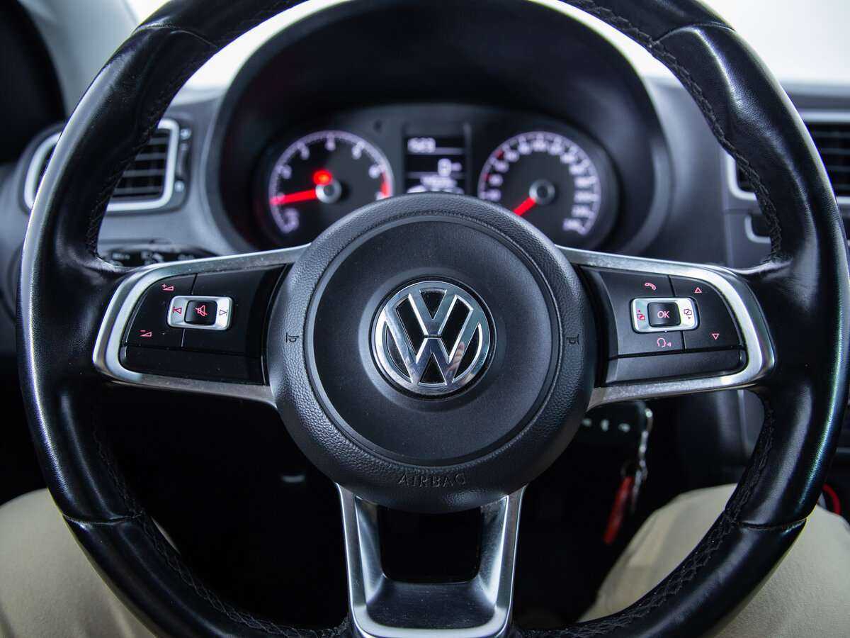 Купить Volkswagen Polo с пробегом. Фото: #14
