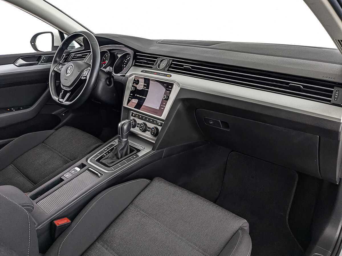 Купить Volkswagen Passat с пробегом. Фото: #12