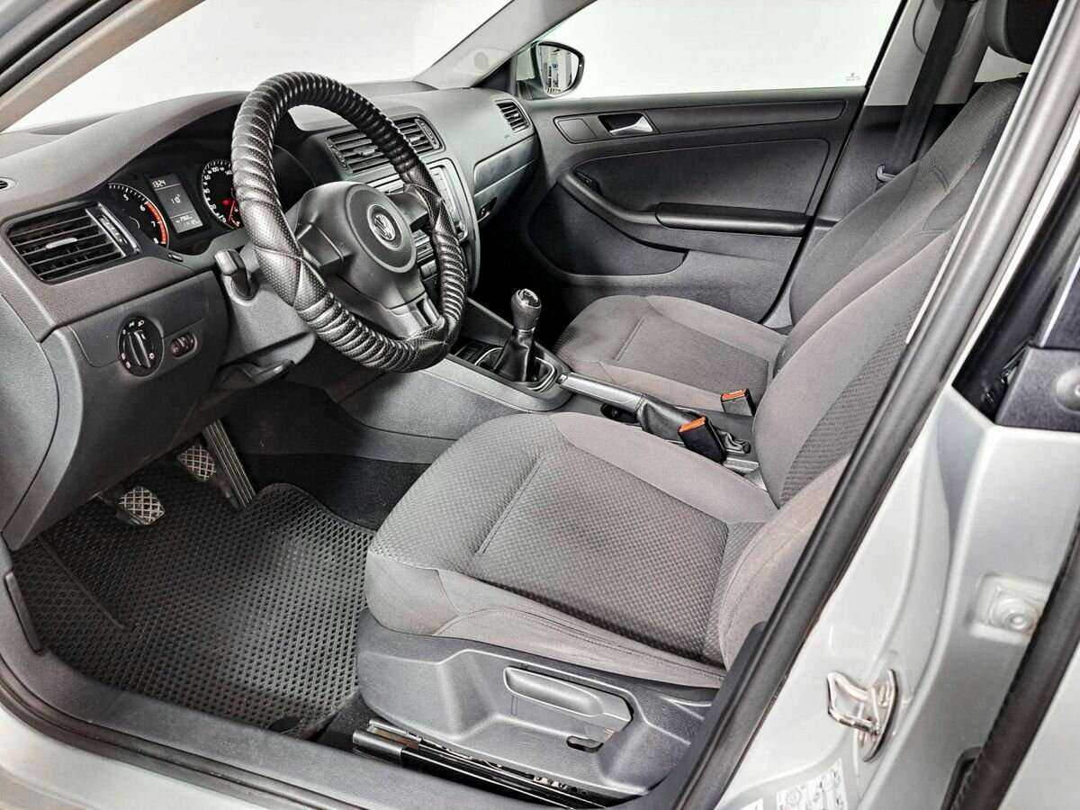 Купить Volkswagen Jetta с пробегом. Фото: #15