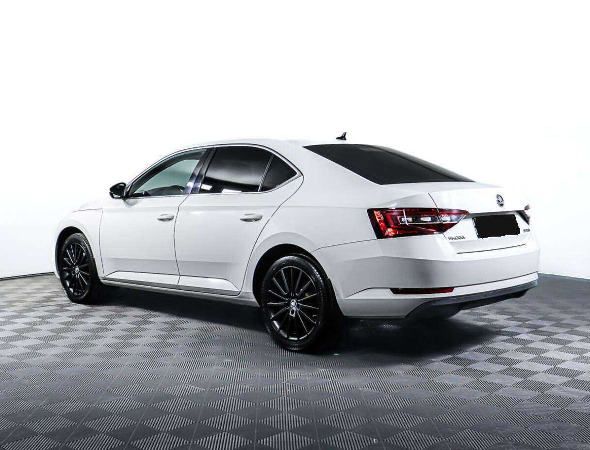 Купить Skoda Superb с пробегом. Фото: #5