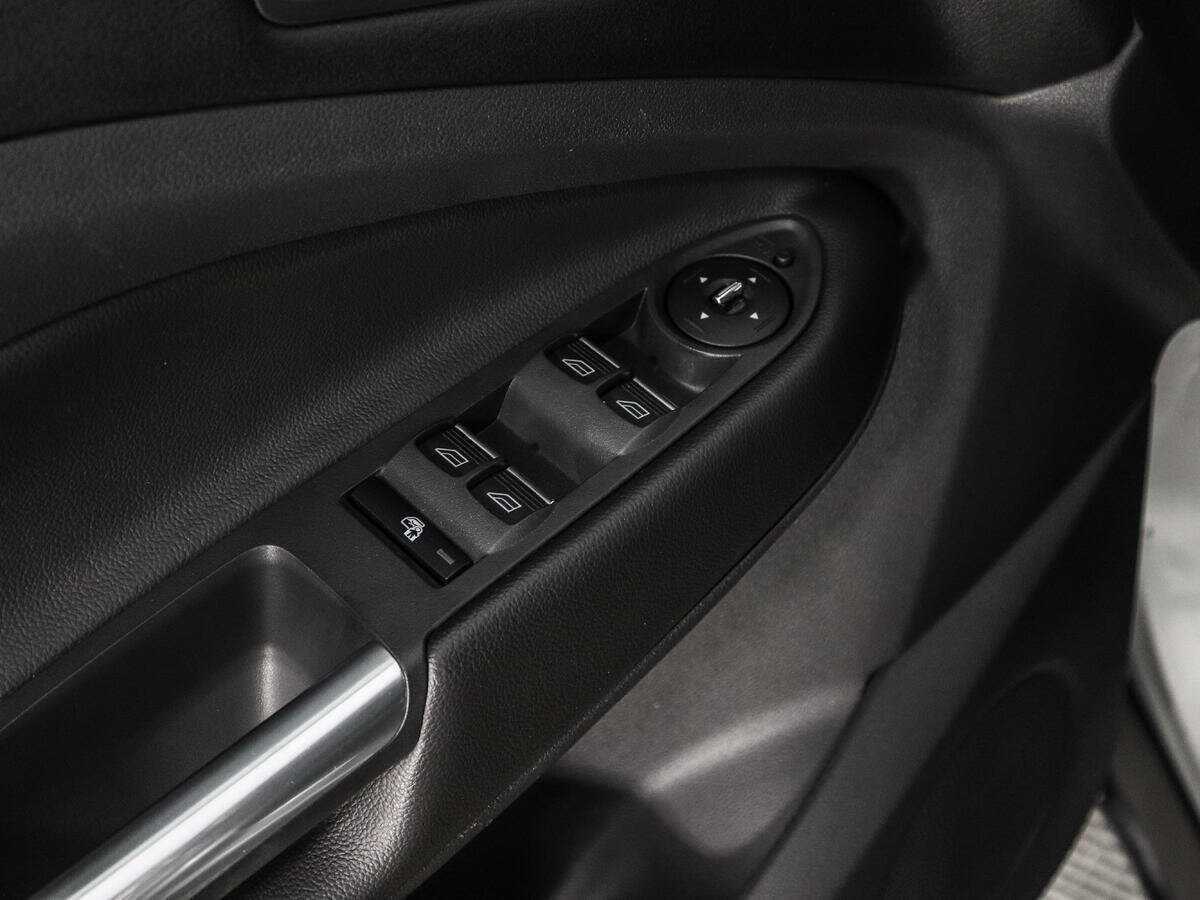 Купить Ford Kuga с пробегом. Фото: #9