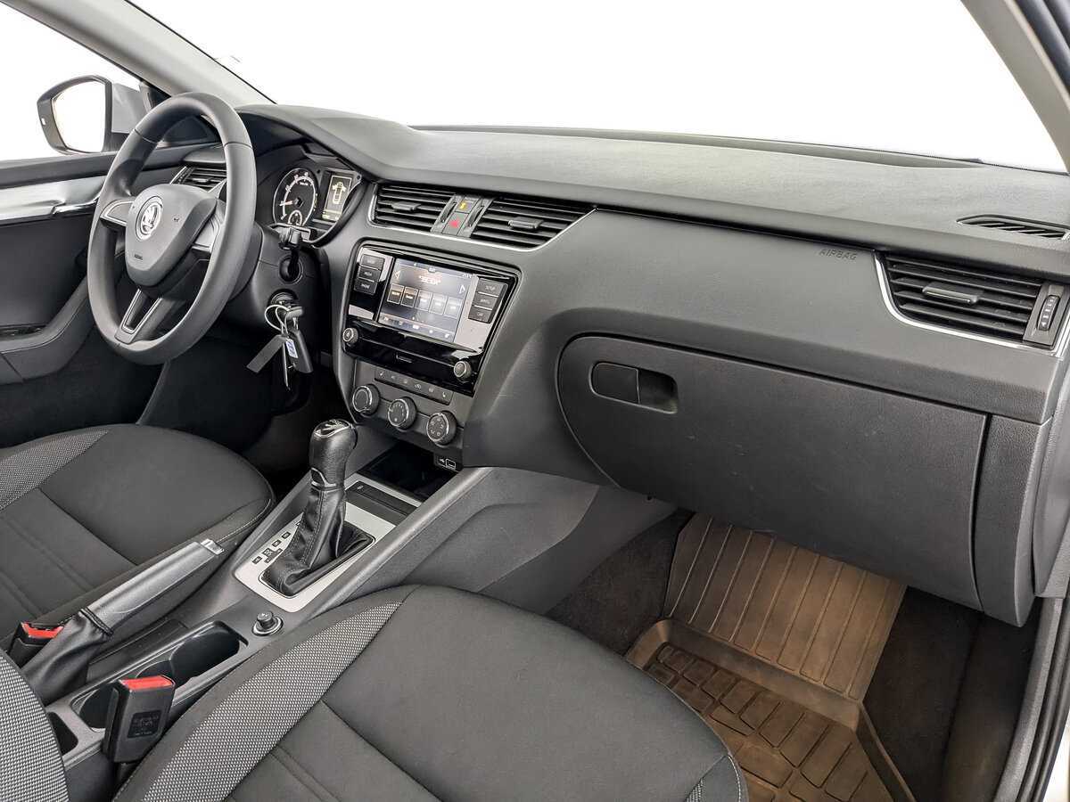 Купить Skoda Octavia с пробегом. Фото: #10