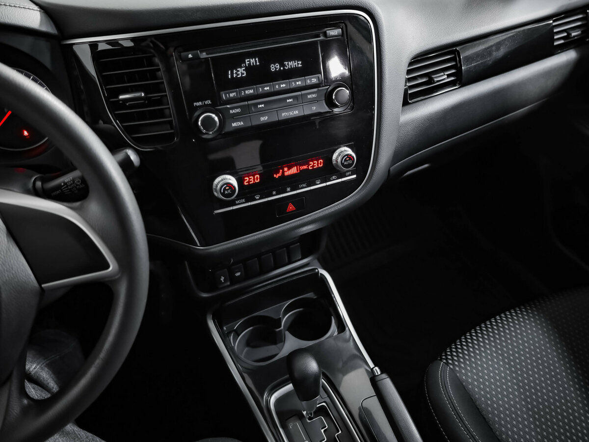 Купить Mitsubishi Outlander с пробегом. Фото: #15