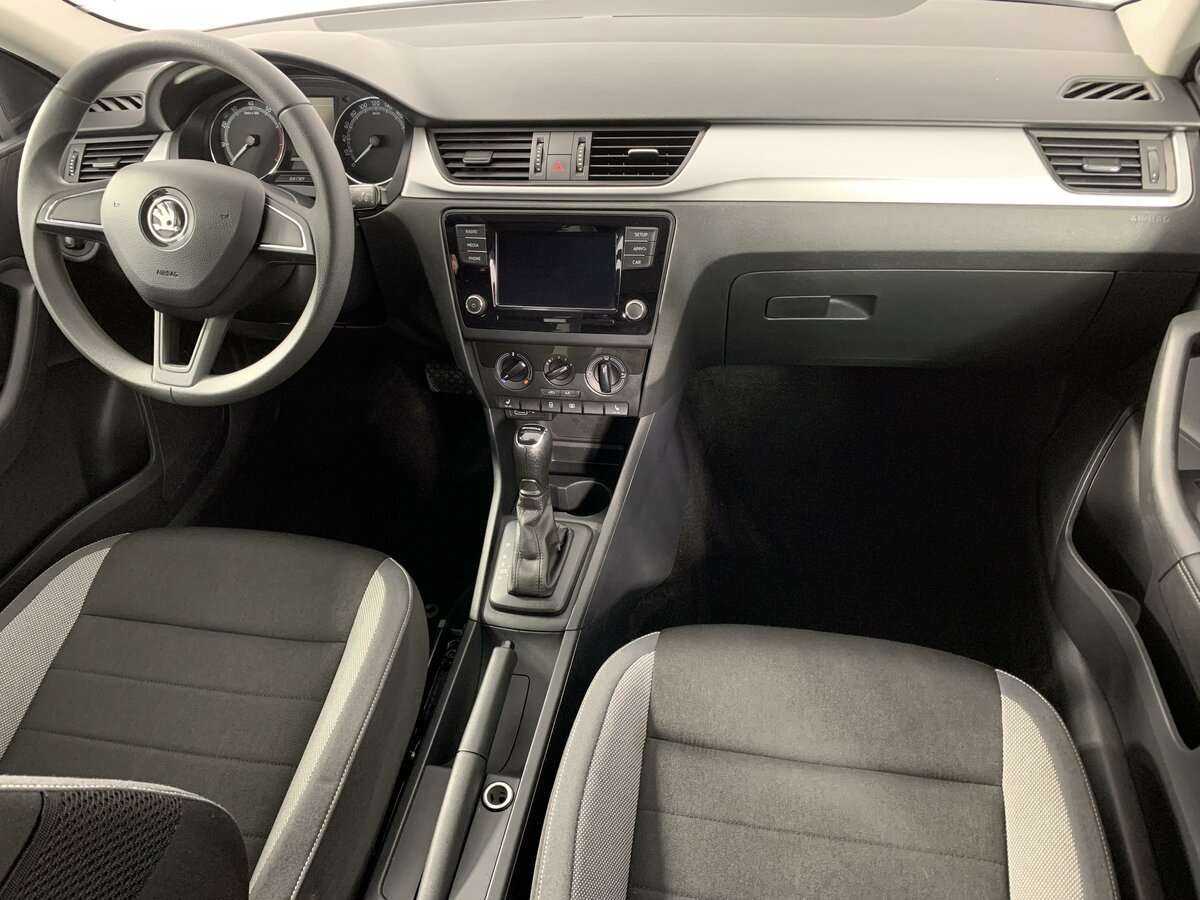 Купить Skoda Rapid с пробегом. Фото: #8