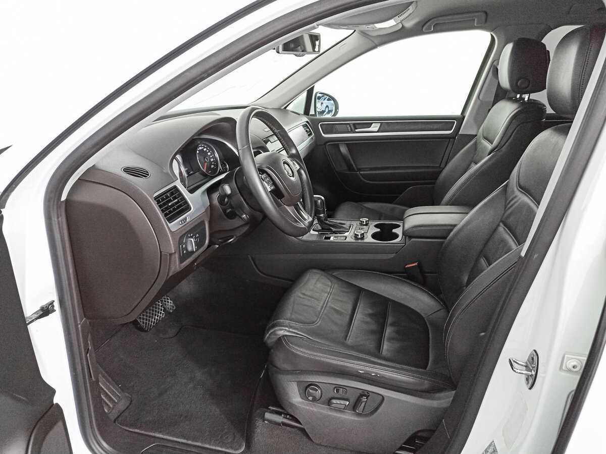 Купить Volkswagen Touareg с пробегом. Фото: #13