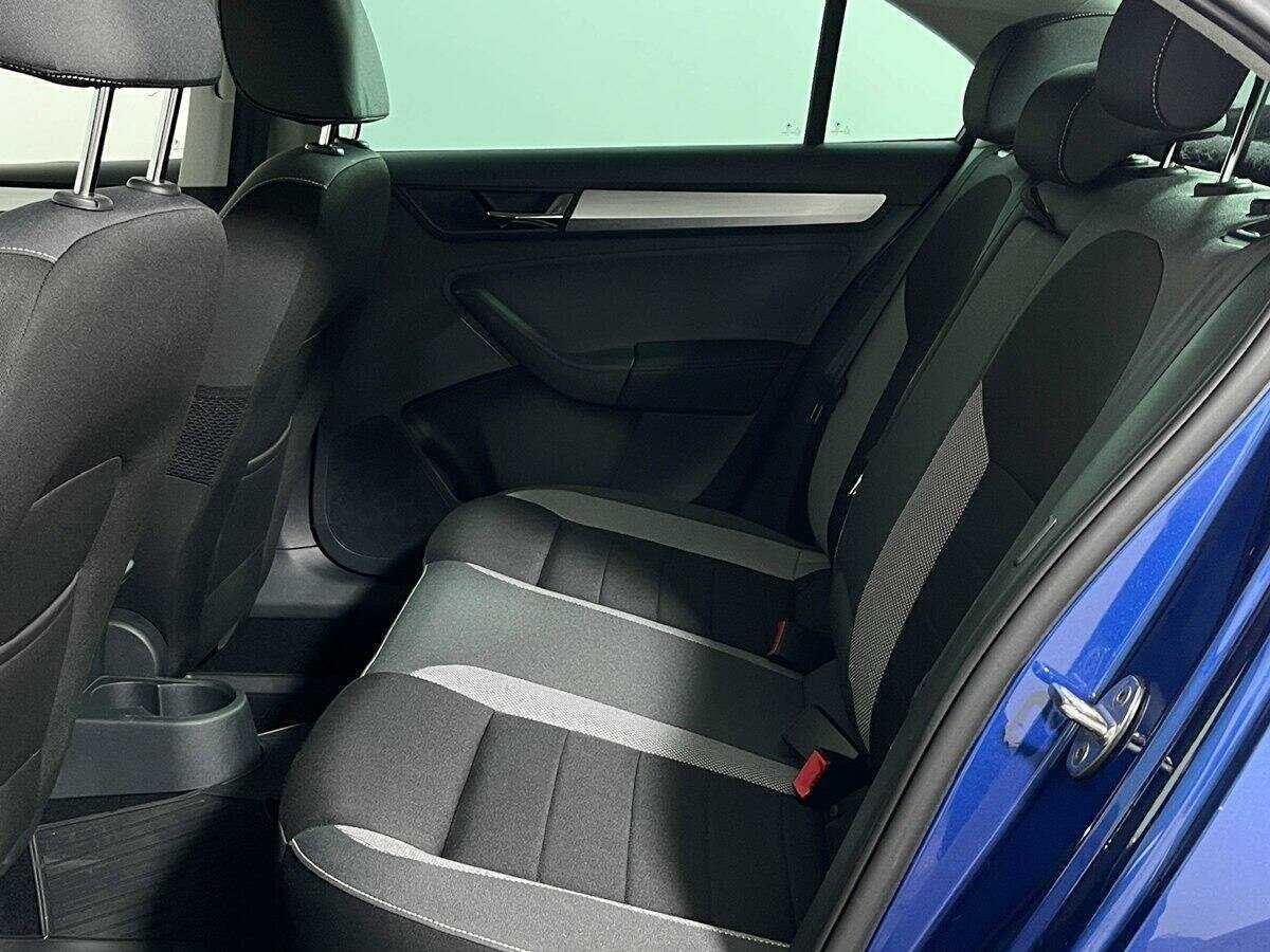 Купить Skoda Rapid с пробегом. Фото: #9