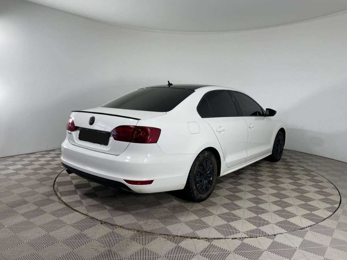 Купить Volkswagen Jetta с пробегом. Фото: #3