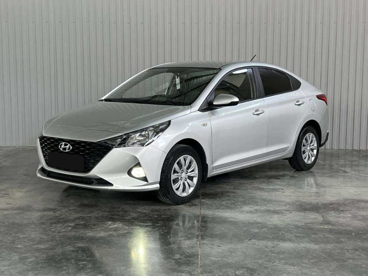 Купить Hyundai Solaris с пробегом. Посмотреть фото