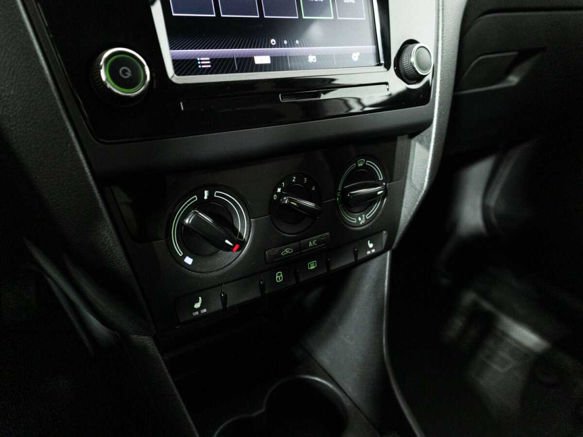 Купить Skoda Rapid с пробегом. Фото: #13