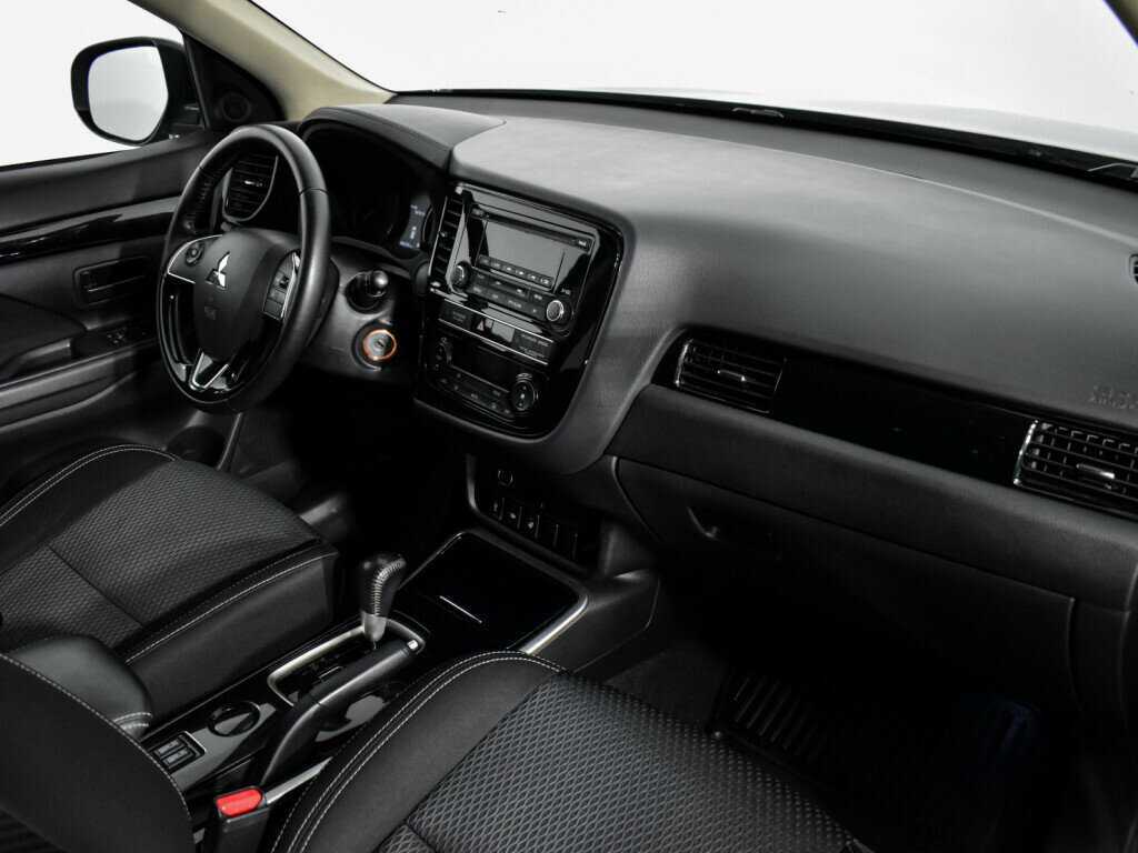 Купить Mitsubishi Outlander с пробегом. Фото: #12