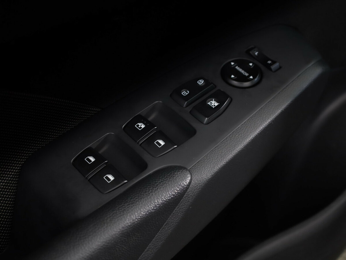 Купить Hyundai Solaris с пробегом. Фото: #10