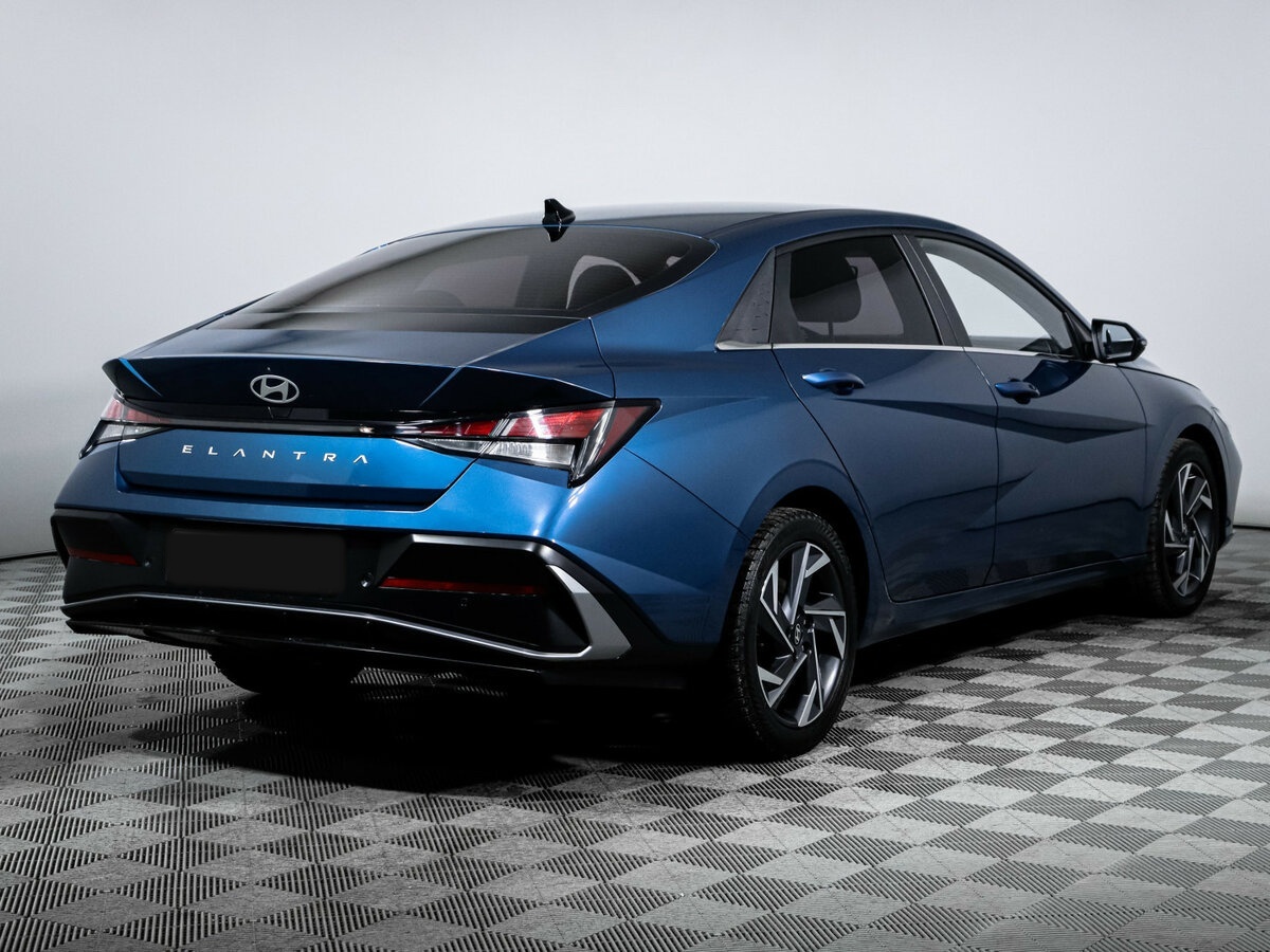 Купить Hyundai Elantra с пробегом. Фото: #3