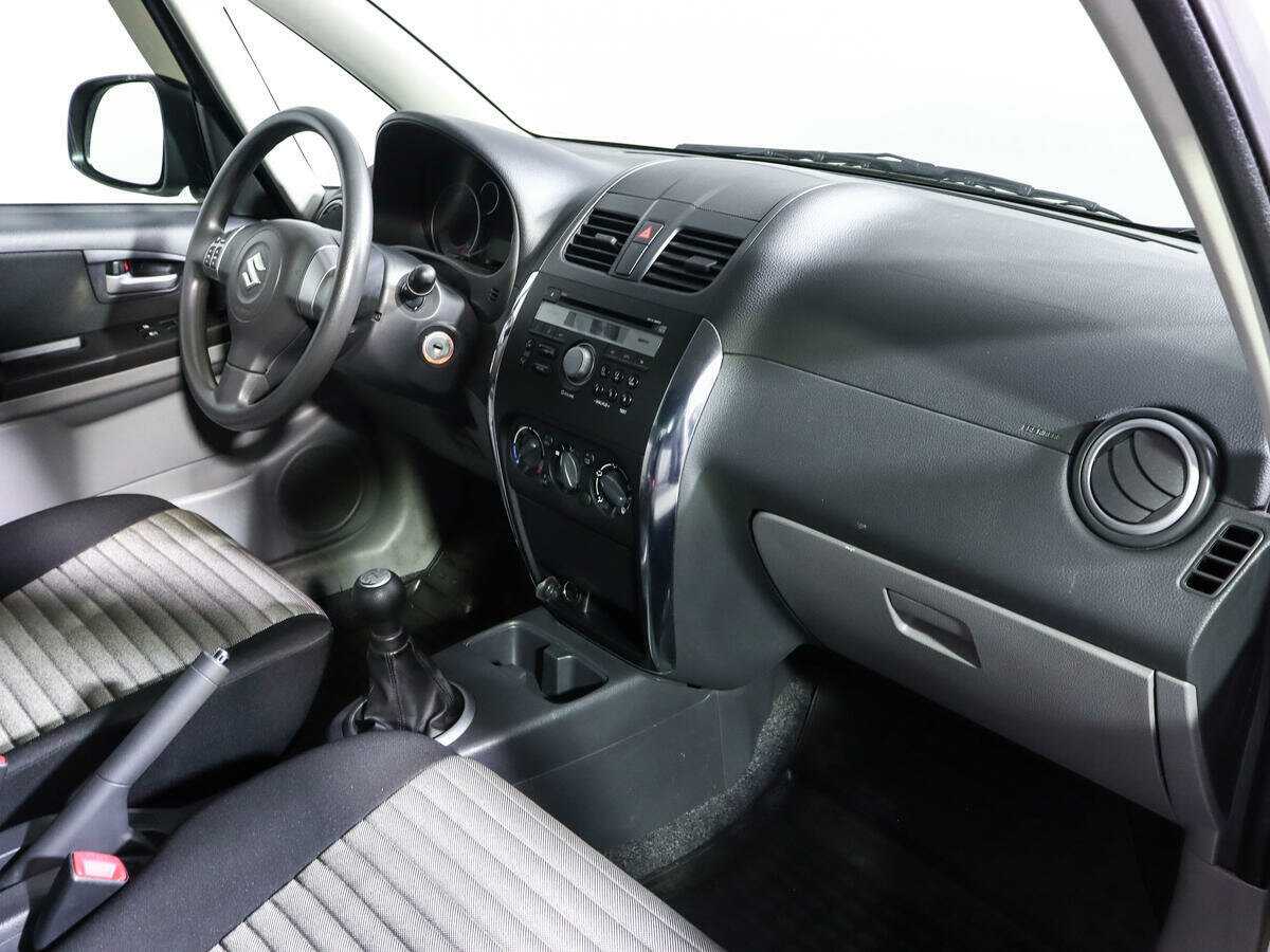 Купить Suzuki SX4 с пробегом. Фото: #8