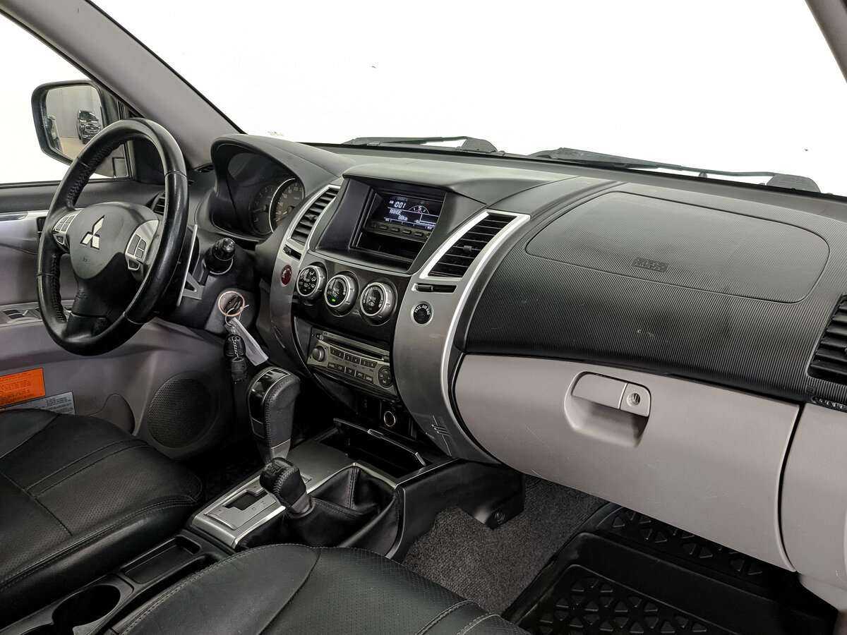Купить Mitsubishi Pajero Sport с пробегом. Фото: #8