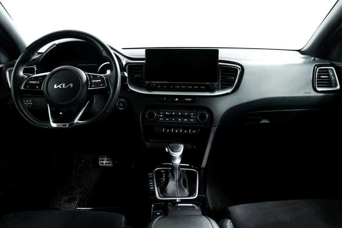Купить Kia Ceed с пробегом. Фото: #9