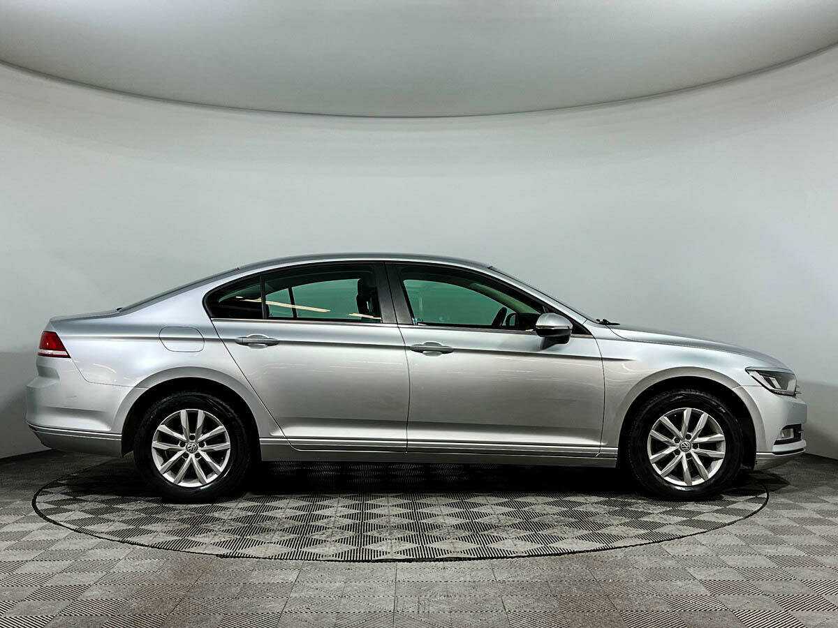 Купить Volkswagen Passat с пробегом. Фото: #3