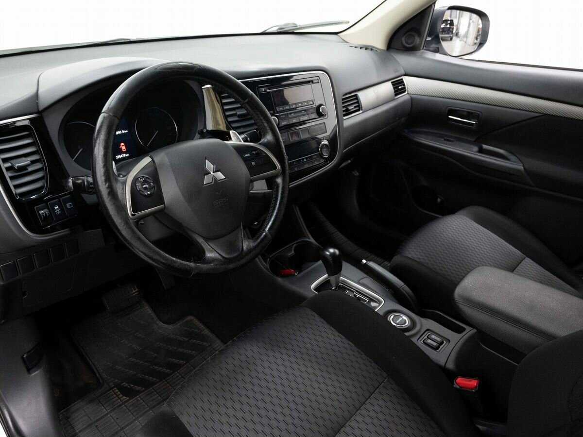 Купить Mitsubishi Outlander с пробегом. Фото: #8