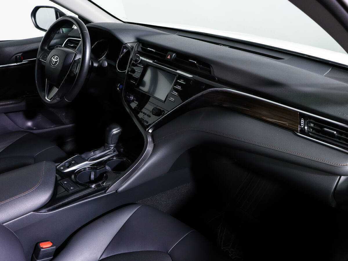Купить Toyota Camry с пробегом. Фото: #8