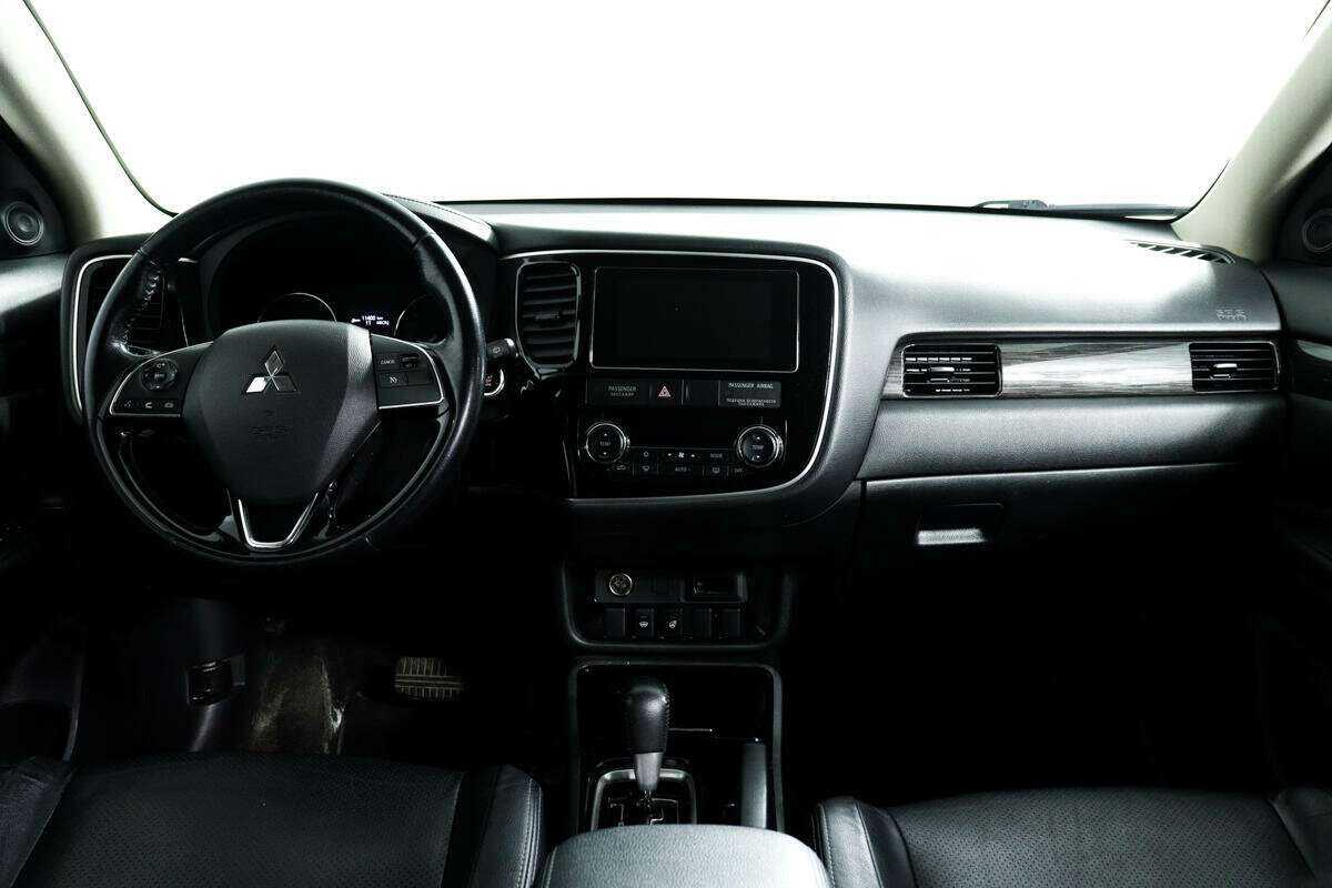 Купить Mitsubishi Outlander с пробегом. Фото: #8