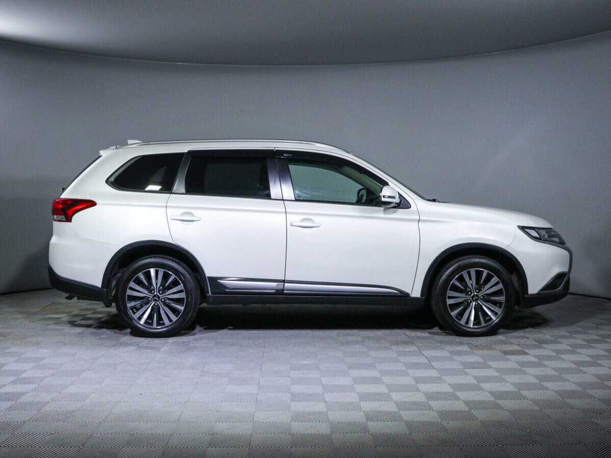 Купить Mitsubishi Outlander с пробегом. Фото: #3